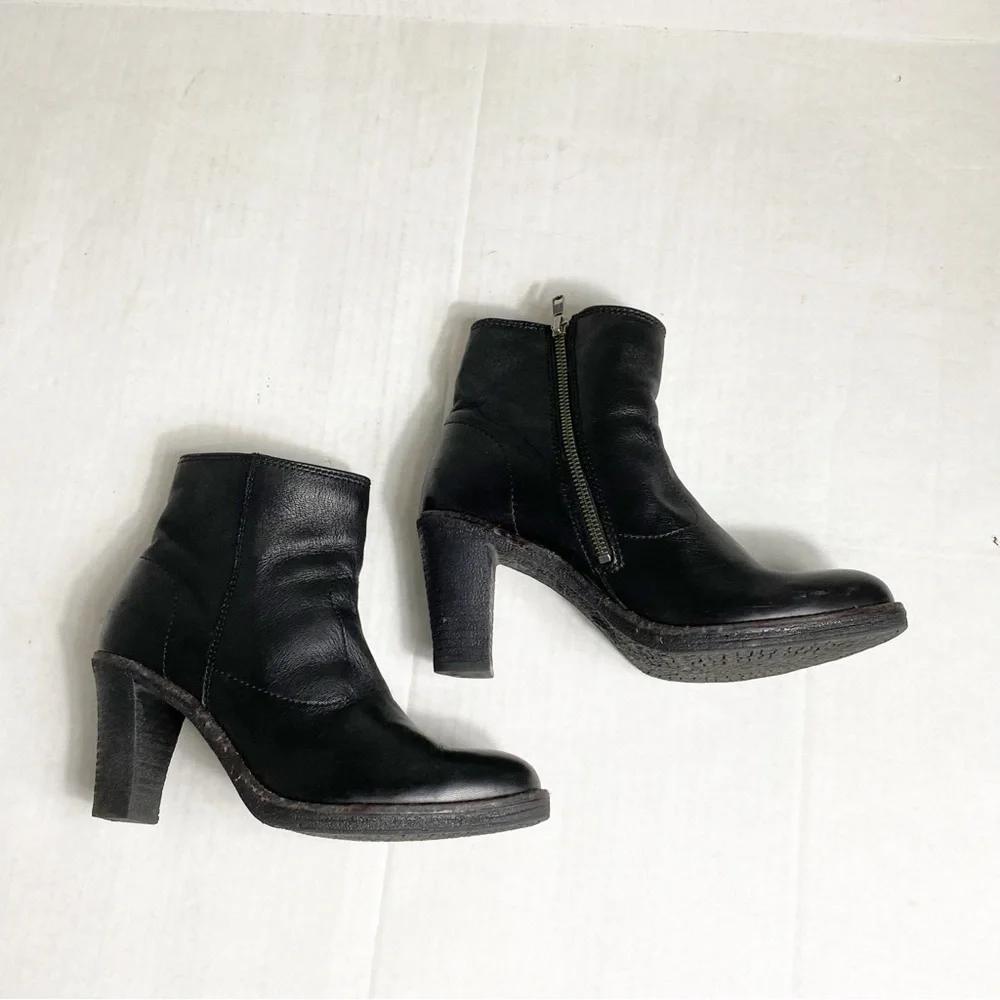 Johnston & Murphy Ankle Heel Bootie Leather Boots - Picture 2 of 13
